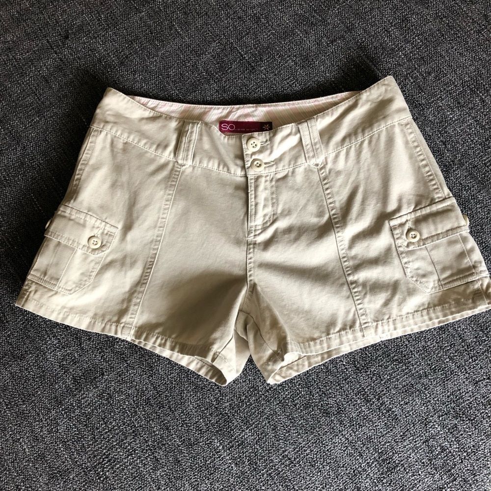 SO Khaki shorts